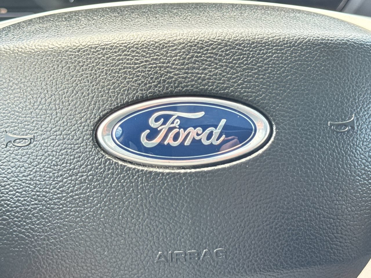Used 2023 Ford Explorer XLT AWD/4WD image 30