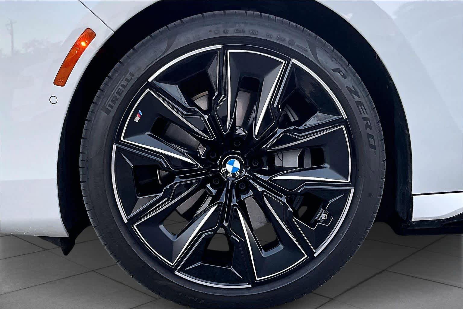 Used 2025 BMW i7 eDrive50 w/ M Sport Package image 10