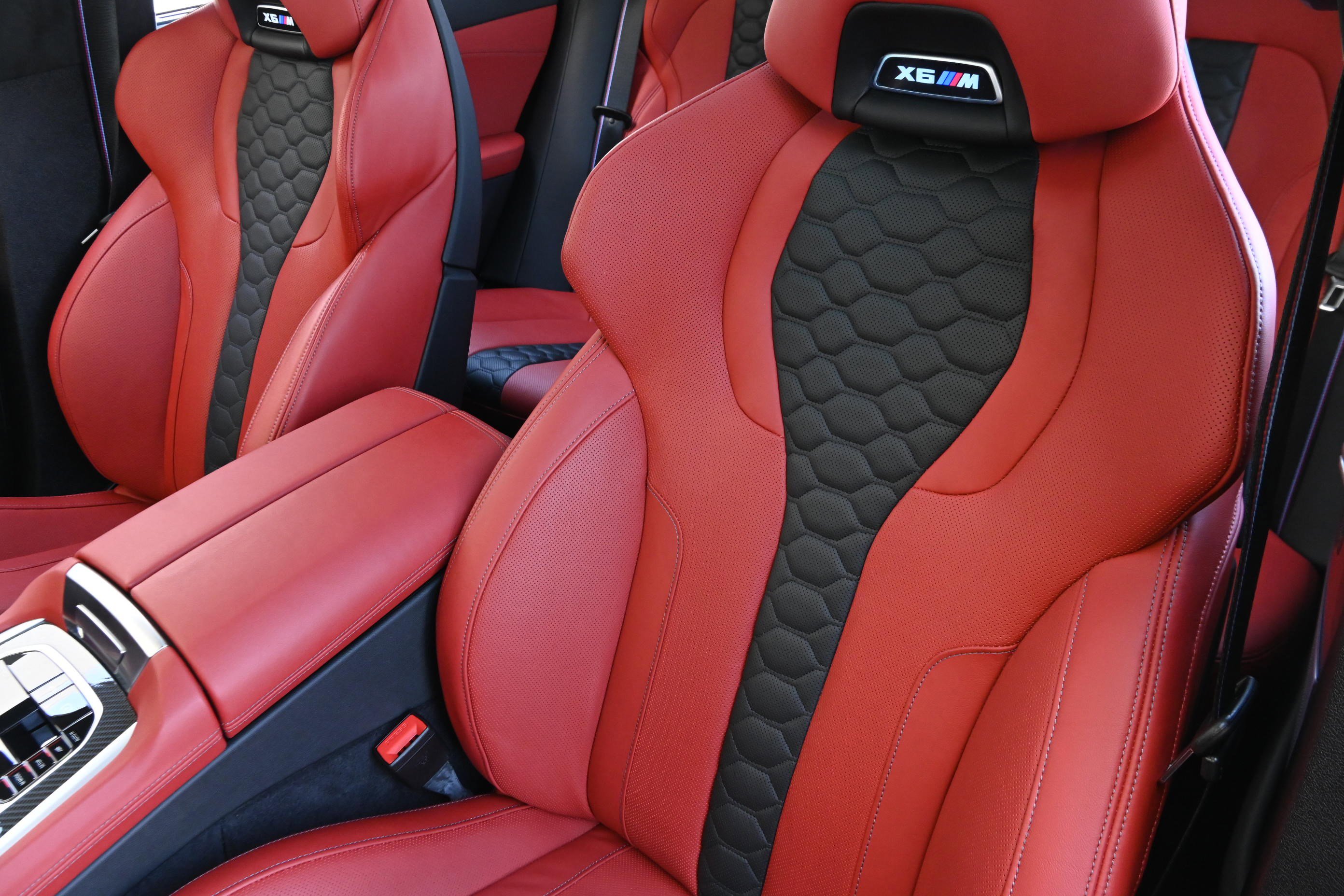 Used 2026 BMW X6 M Competition w/ Executive Package image 13