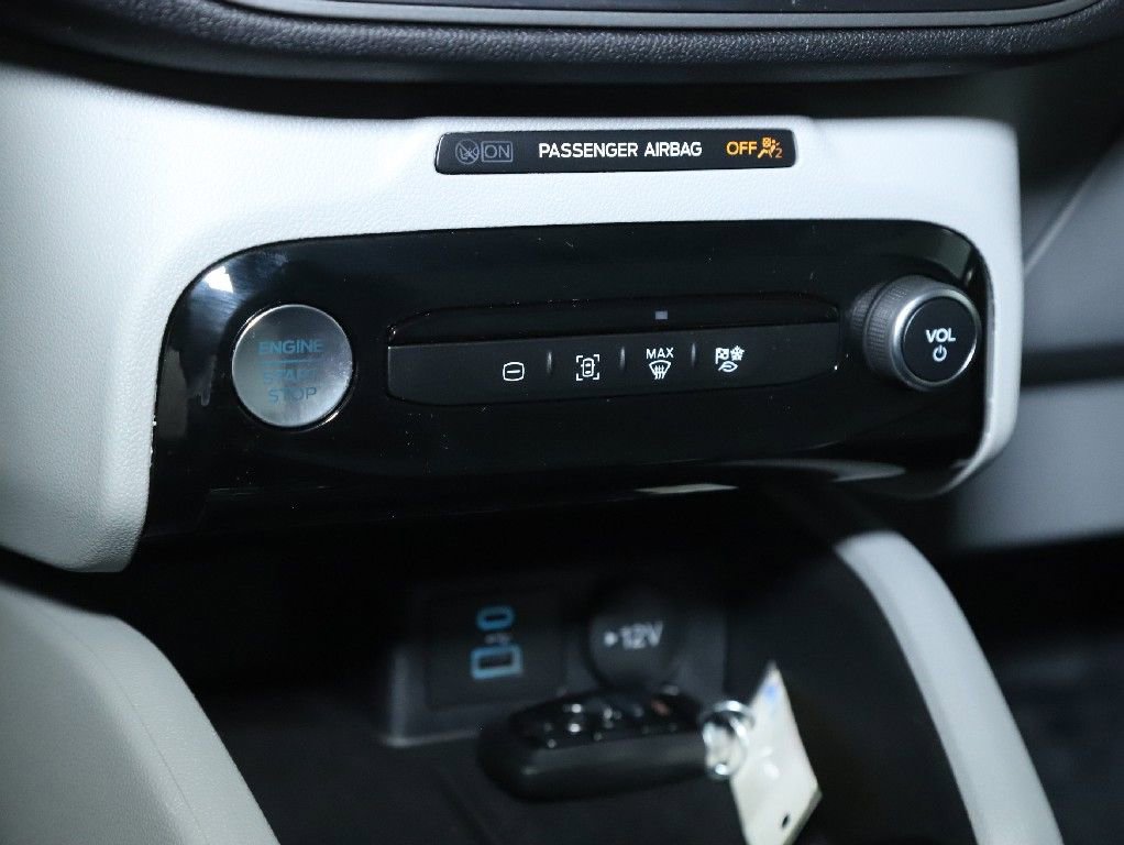 Used 2023 Ford Escape SE image 25