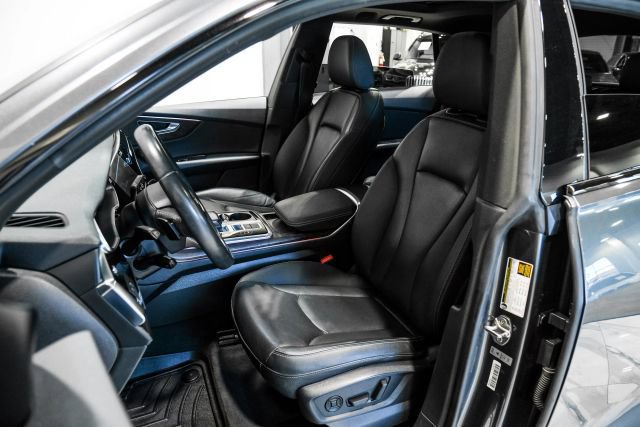 Used 2019 Audi Q8 Premium Plus w/ Premium Plus AWD/4WD image 30