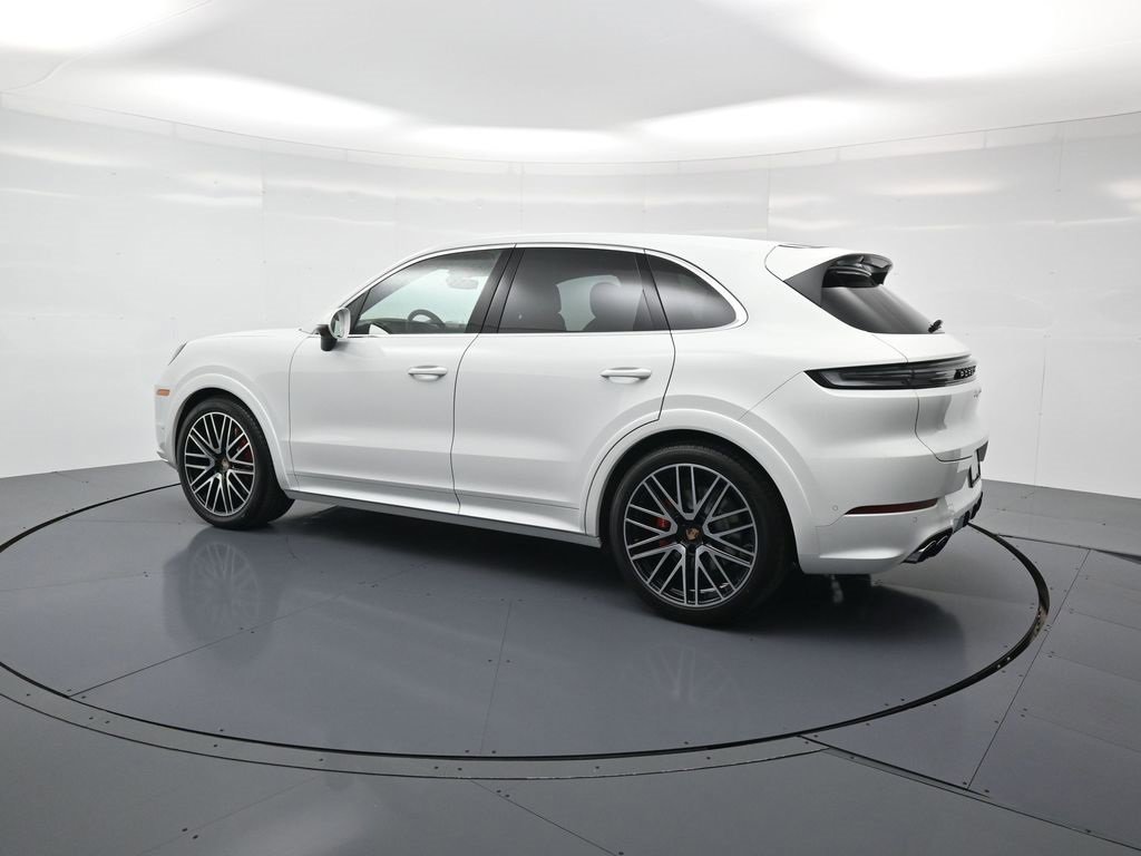 New 2026 Porsche Cayenne S image 3