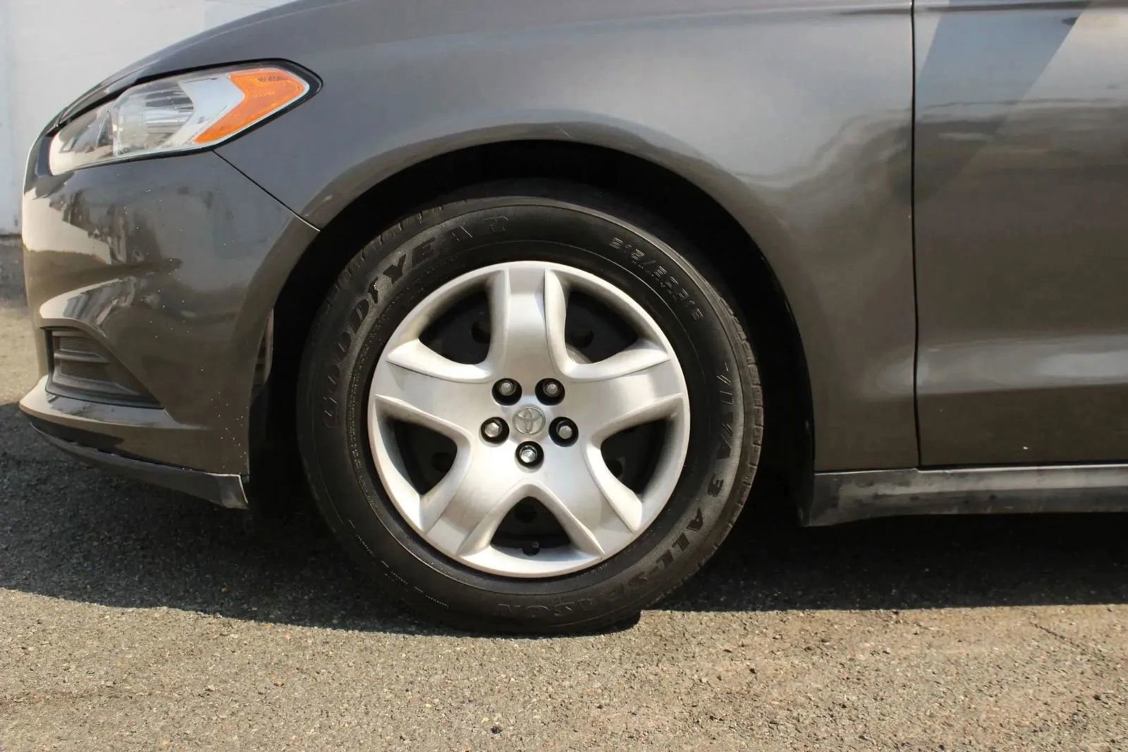 Used 2014 Ford Fusion S FWD image 3