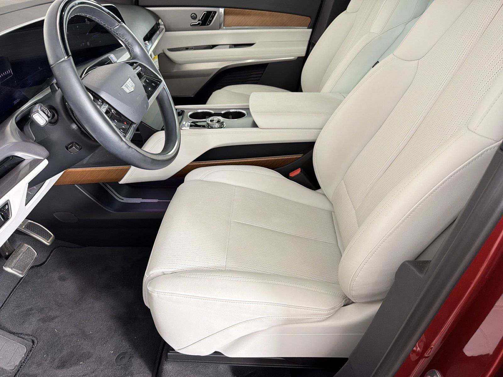 Used 2026 Cadillac Vistiq Sport AWD/4WD image 7