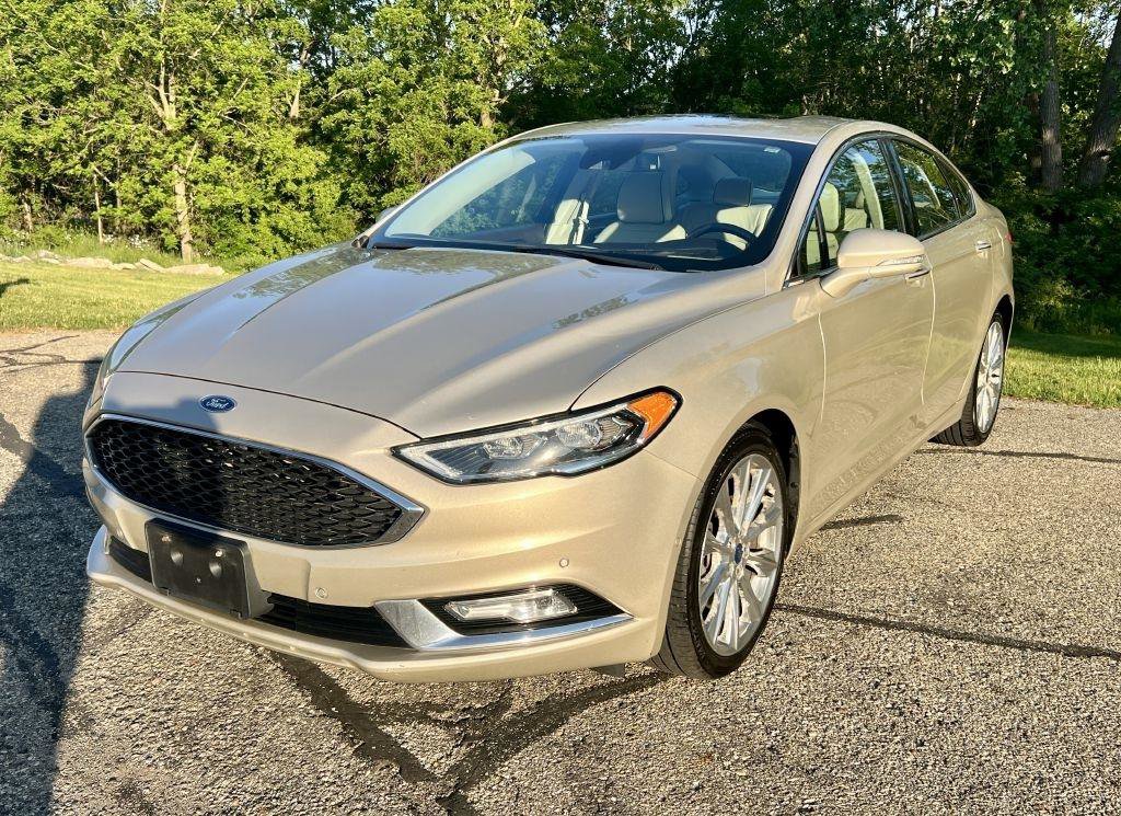 Used 2017 Ford Fusion Platinum FWD image 3