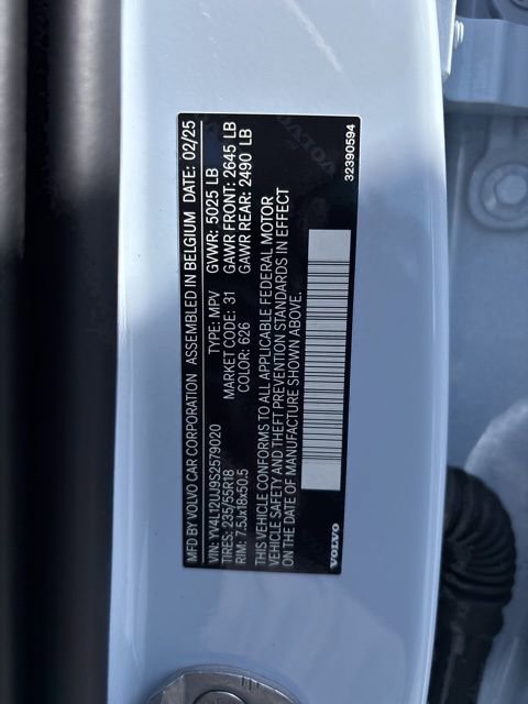 Used 2025 Volvo XC40 B5 Core image 26