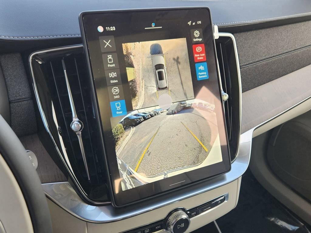 New 2026 Volvo XC90 T8 Ultra w/ Protection Package Premier image 9