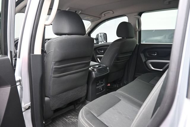 Used 2016 Nissan Titan XD AWD/4WD image 11