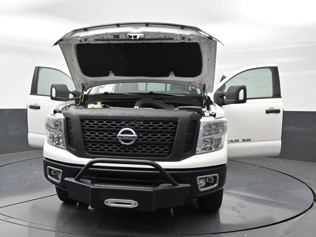 Used 2017 Nissan Titan S AWD/4WD image 33