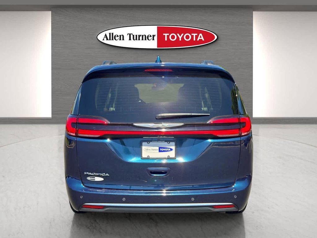 Used 2022 Chrysler Pacifica Touring-L FWD image 7