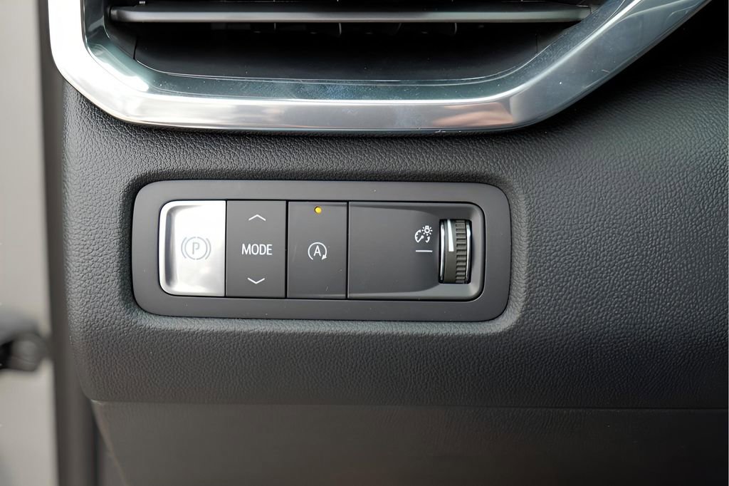 New 2026 GMC Acadia Denali w/ Super Cruise Package FWD image 18