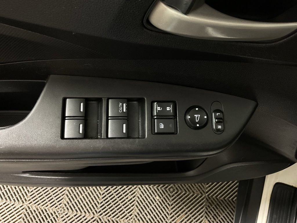 Used 2015 Honda CR-V LX image 16