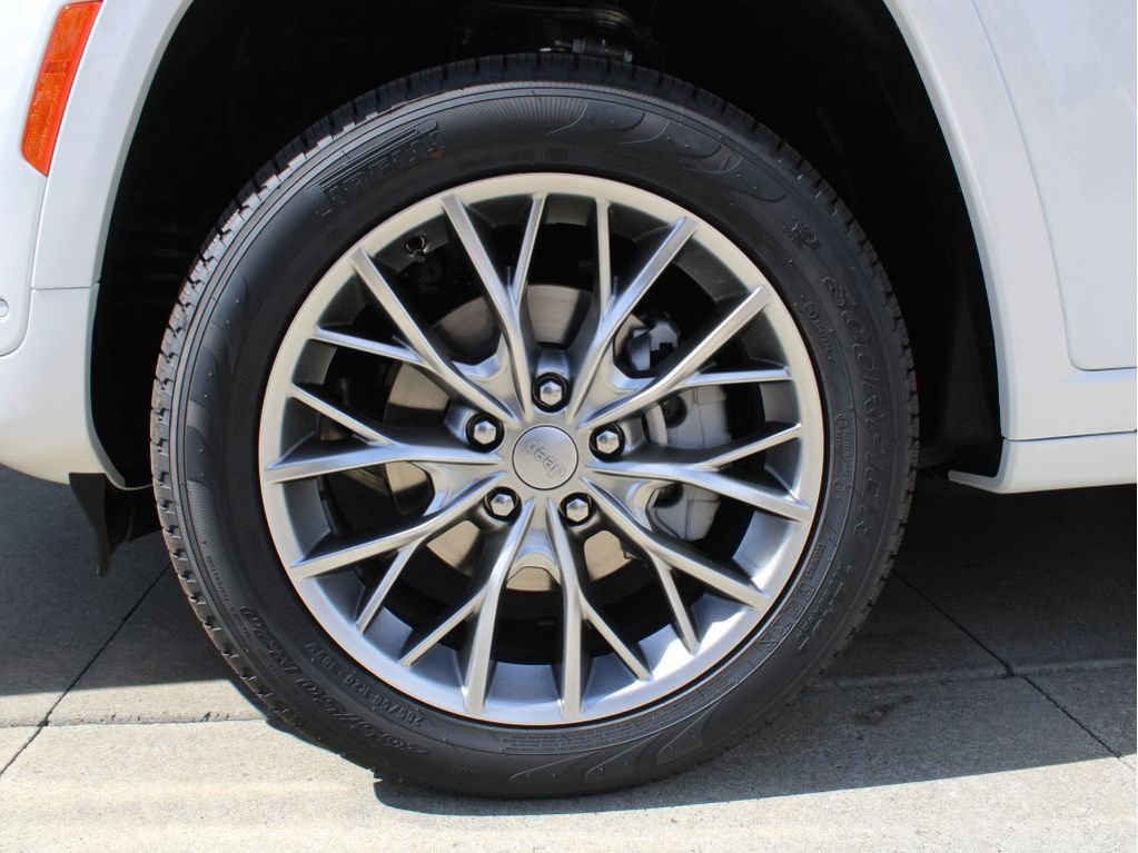 New 2025 Jeep Grand Cherokee Summit image 35