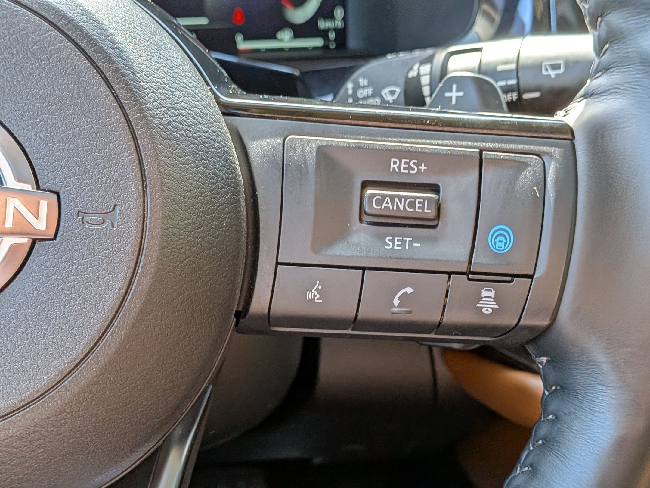 Used 2024 Nissan Pathfinder Platinum w/ Cargo Package AWD/4WD image 15