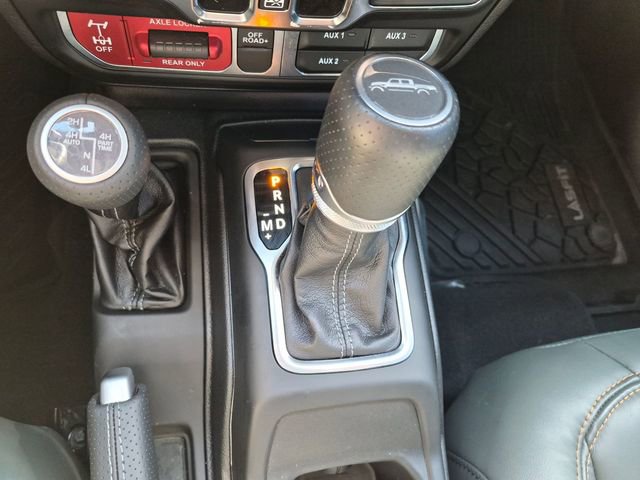 Used 2025 Jeep Gladiator Mojave AWD/4WD image 12