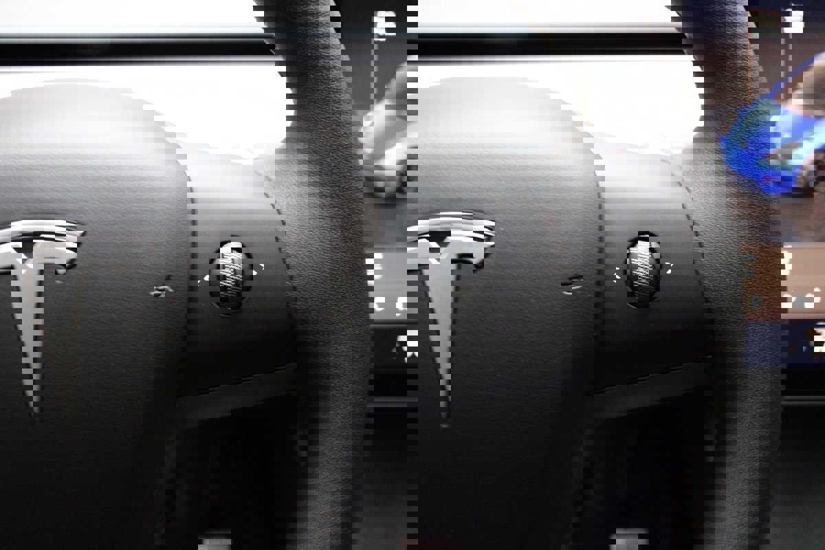 Used 2024 Tesla Model Y Performance image 41