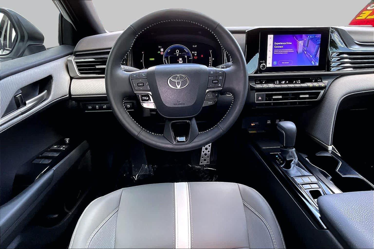 Used 2026 Toyota Camry SE w/ Convenience Package FWD image 6