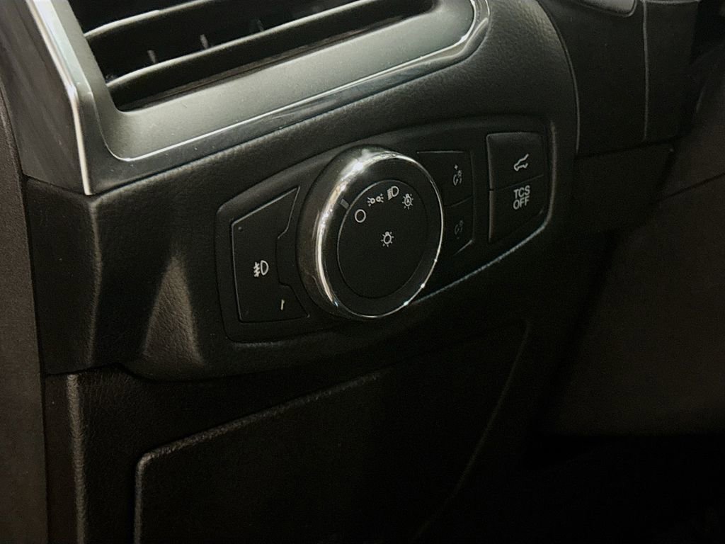 Used 2019 Ford Edge Titanium w/ Equipment Group 301A image 12