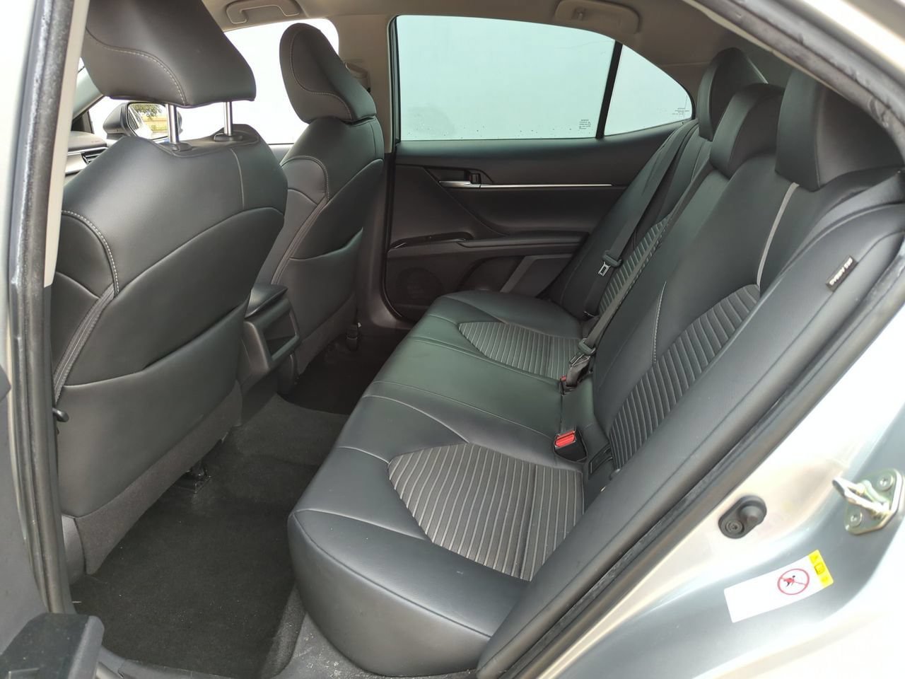 Used 2018 Toyota Camry SE FWD image 20