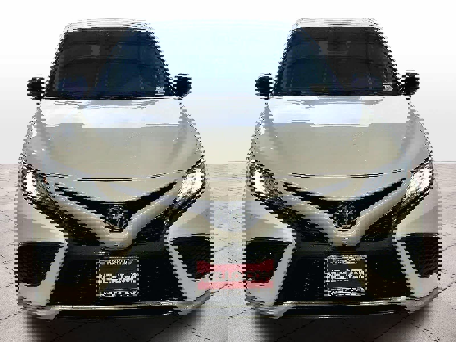 Used 2022 Toyota Camry XSE image 3