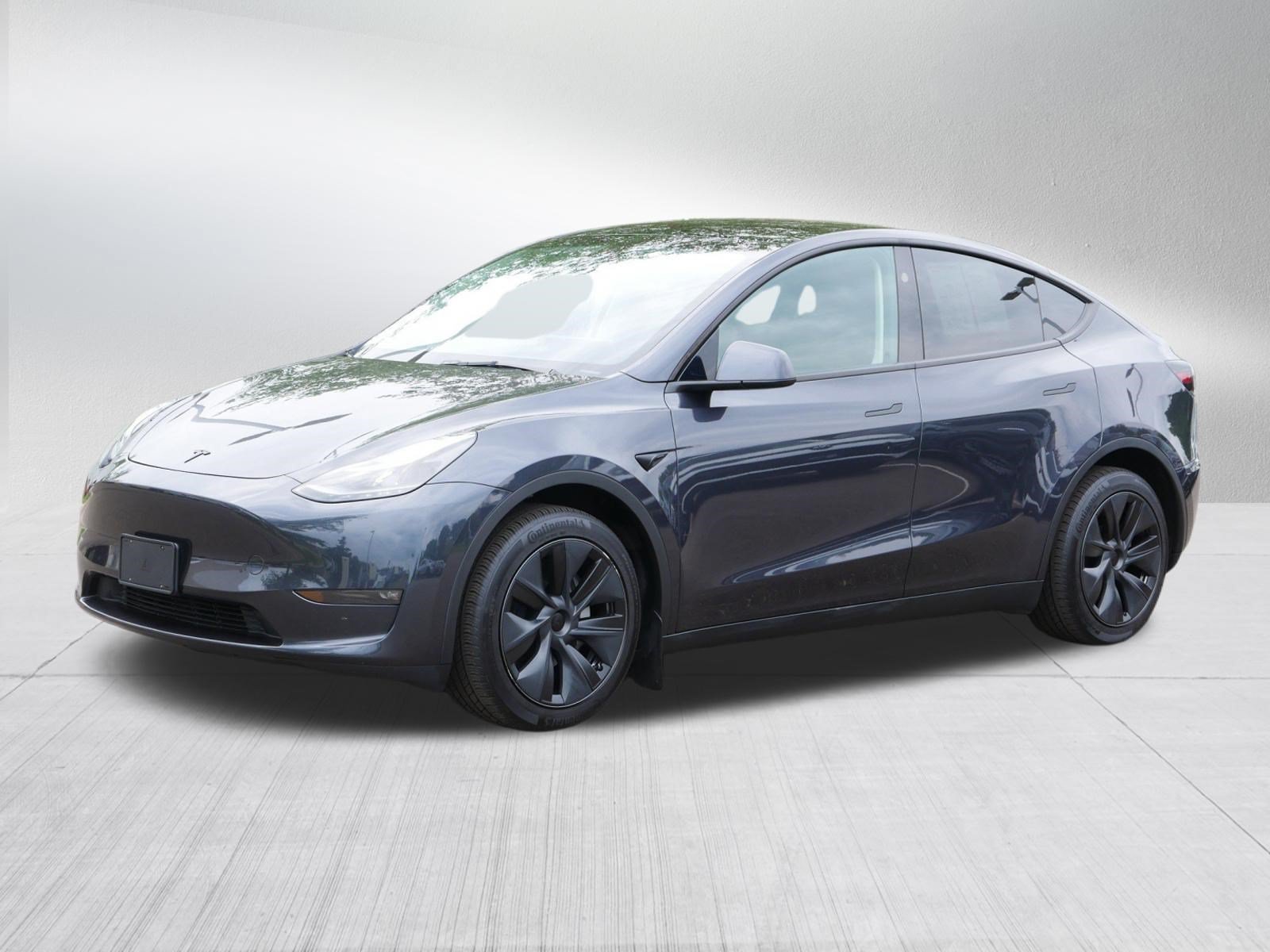 Used 2025 Tesla Model Y Long Range AWD/4WD image 3