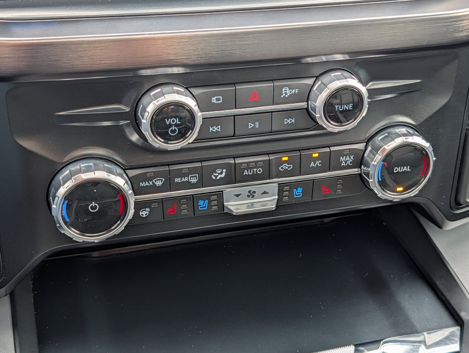 Used 2026 Ford F350 Lariat AWD/4WD image 23