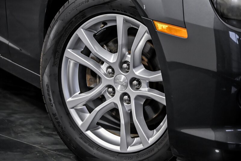 Used 2015 Chevrolet Camaro LS RWD image 3
