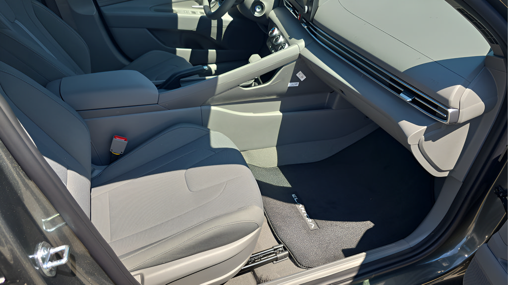 New 2026 Hyundai Elantra SE FWD image 13
