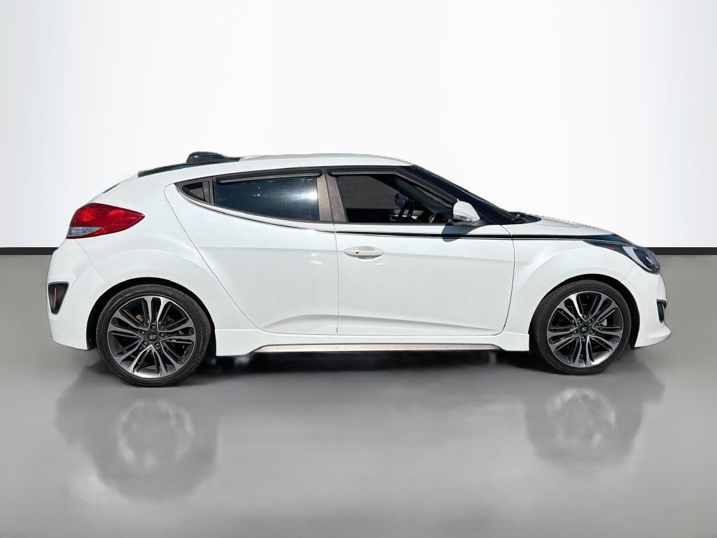 Used 2016 Hyundai Veloster Turbo FWD image 4