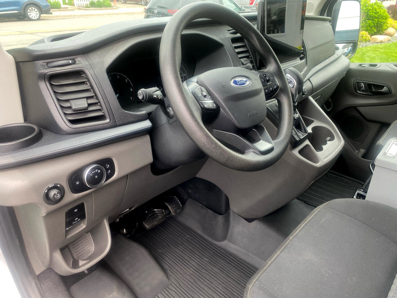 Used 2022 Ford Transit 250 Low Roof AWD image 17