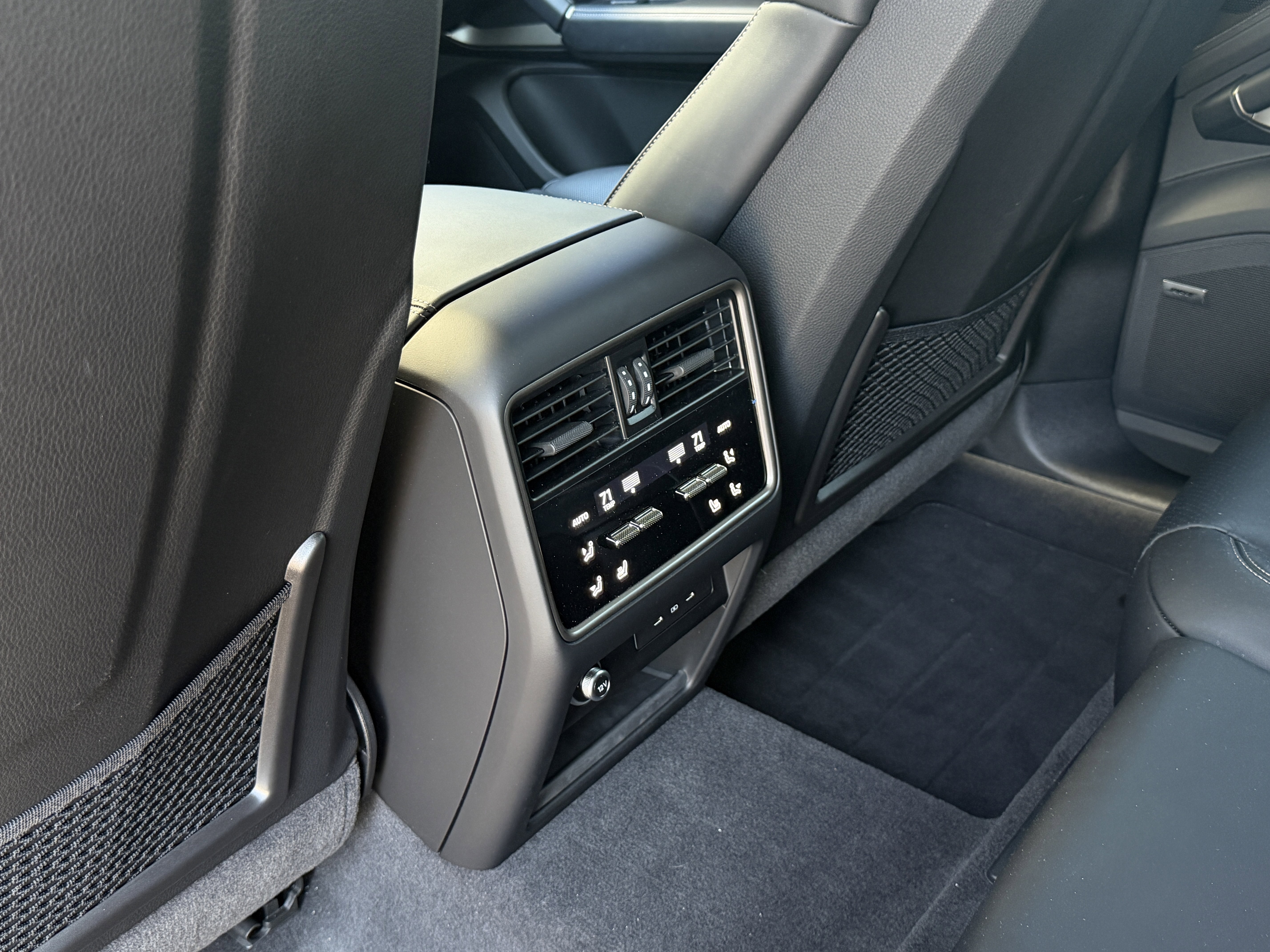 Used 2025 Porsche Cayenne Turbo image 23