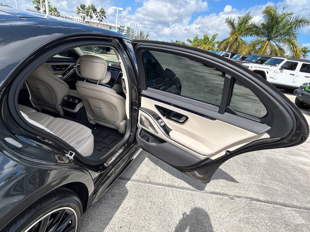 Used 2023 Mercedes-Benz S 500 S 500 image 36