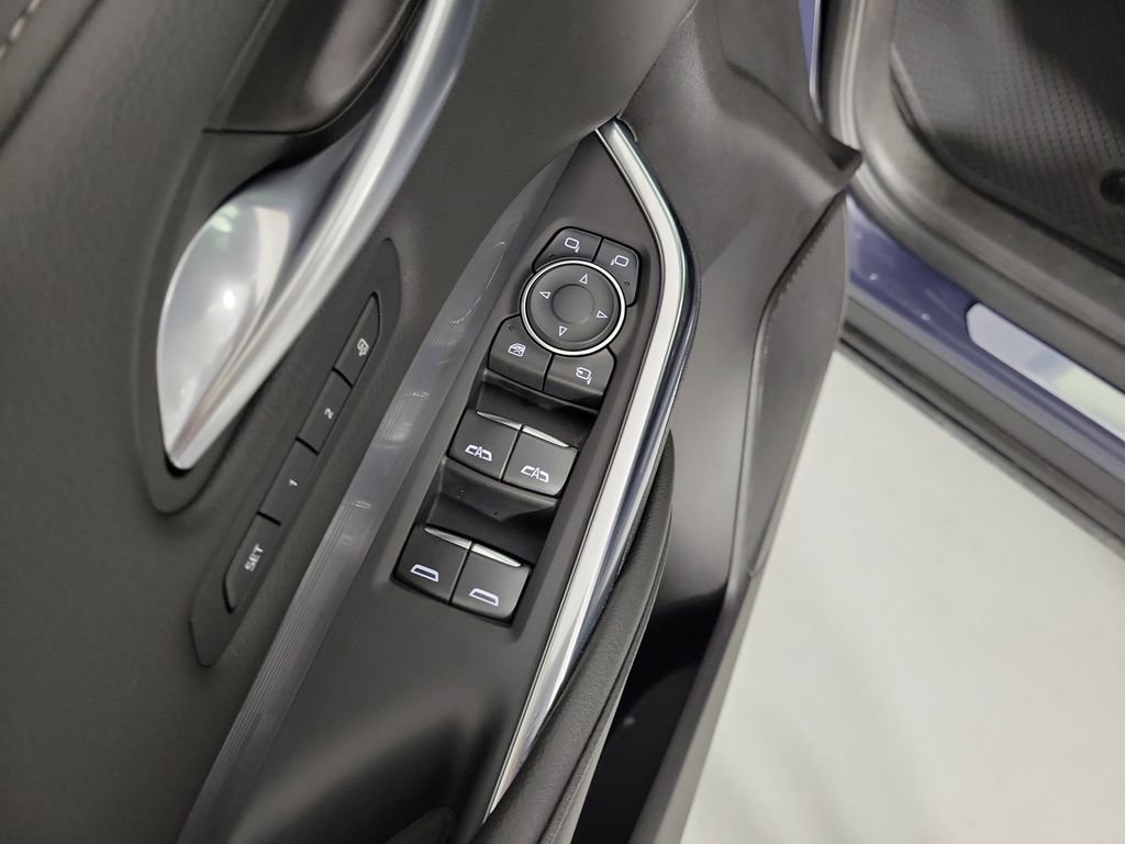 Certified 2025 Cadillac XT4 Premium Luxury image 19