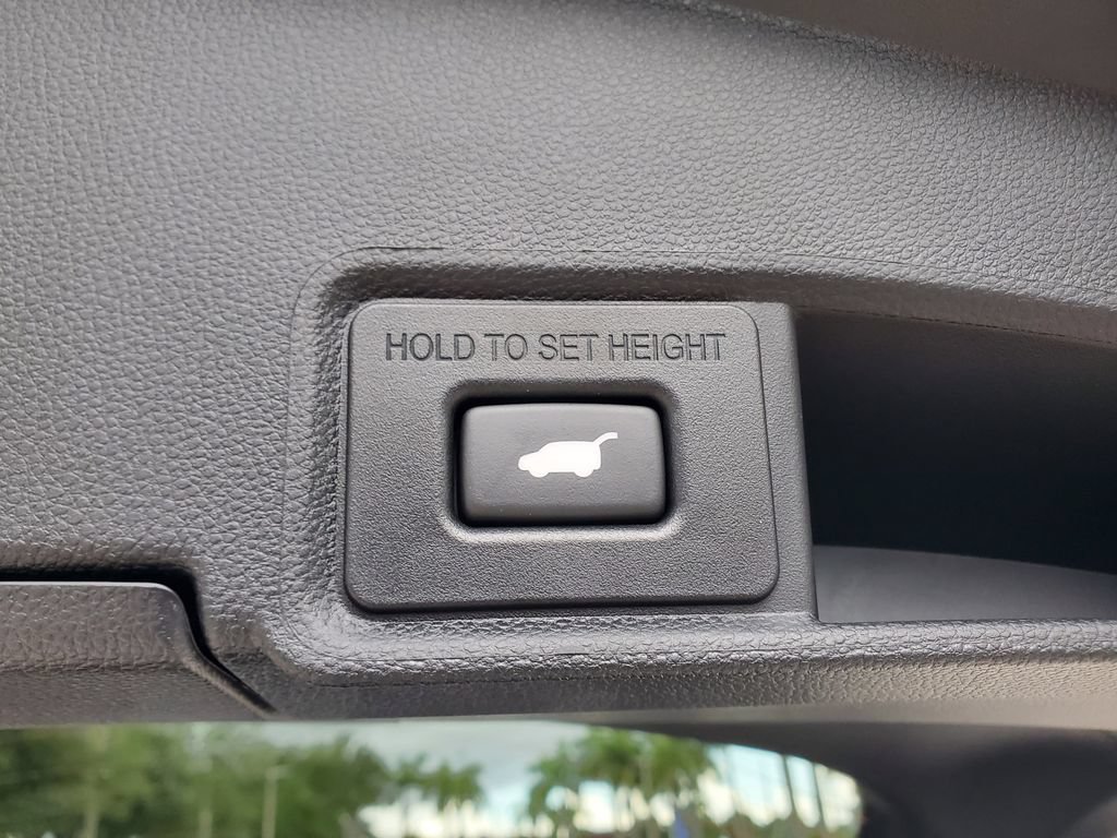 Used 2026 Acura RDX SH-AWD image 9