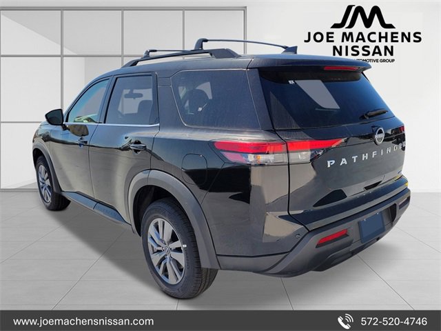 New 2025 Nissan Pathfinder SV image 3