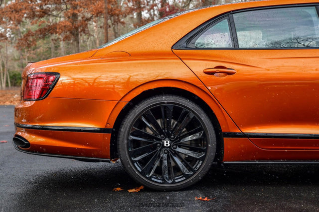 Used 2024 Bentley Flying Spur W12 image 10