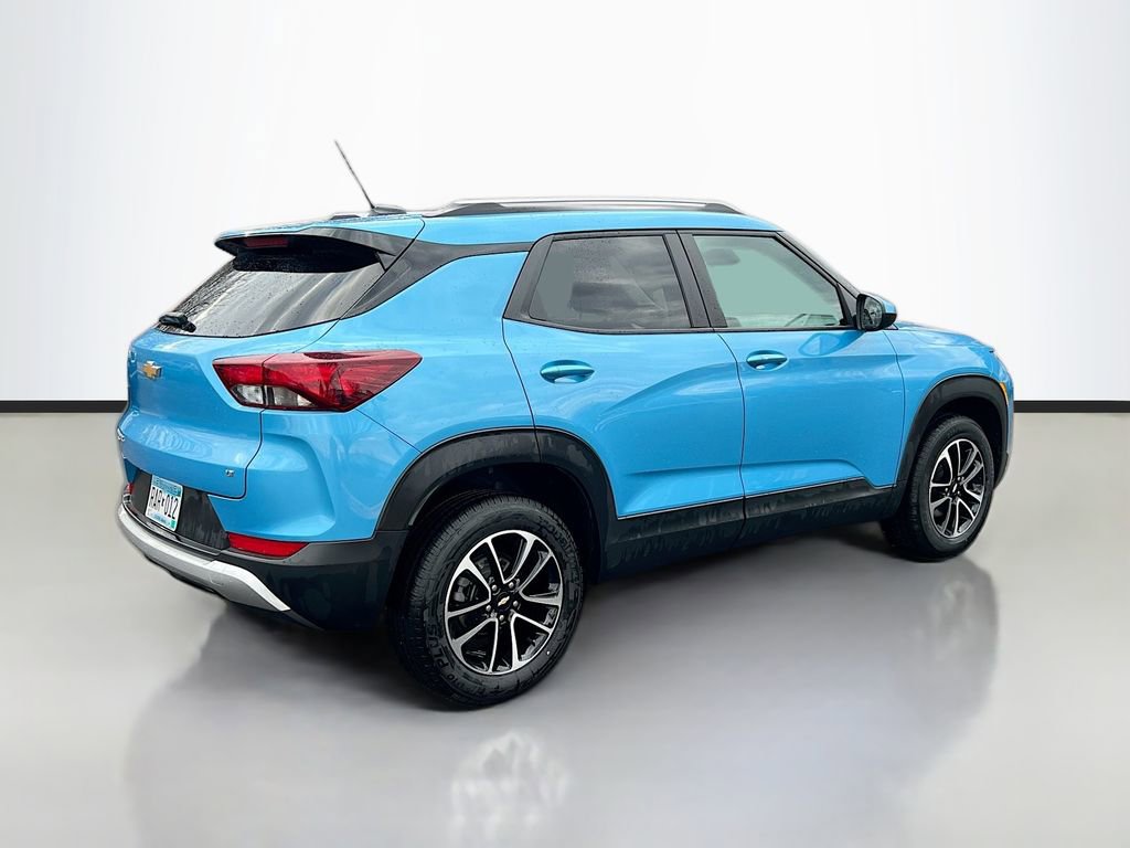 Used 2025 Chevrolet TrailBlazer LT image 3