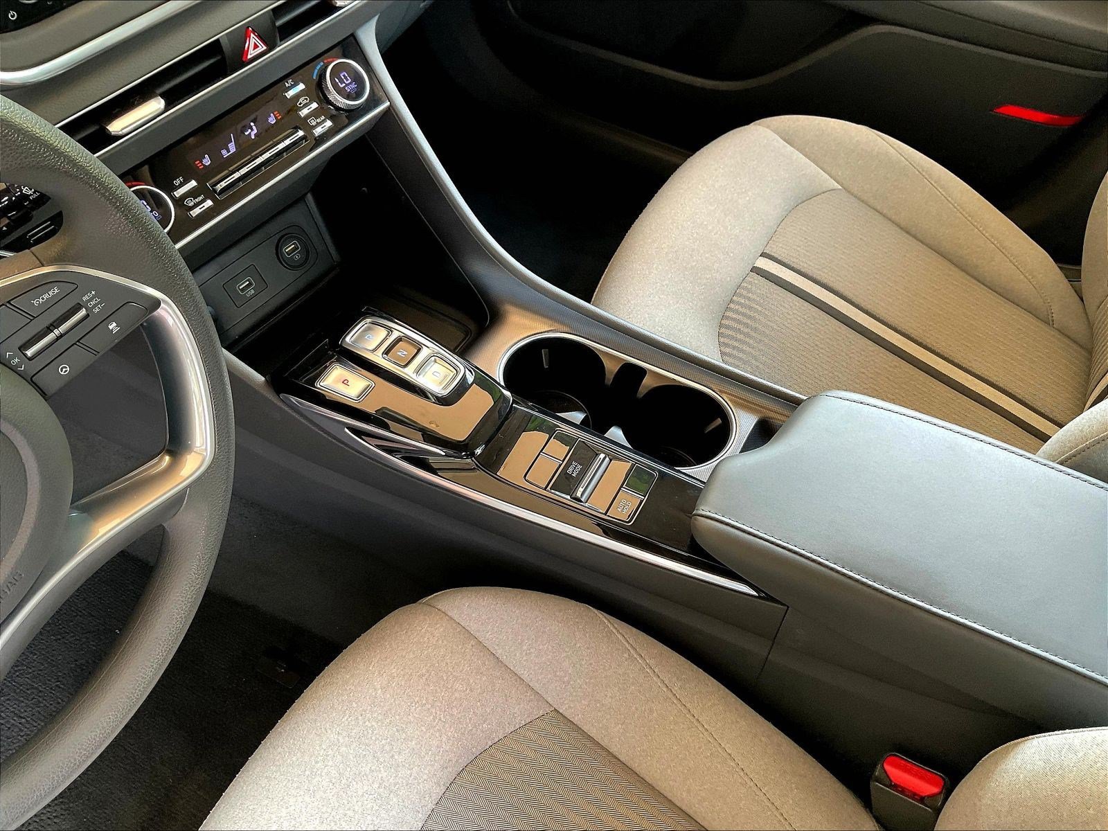 Used 2022 Hyundai Sonata SEL FWD image 16