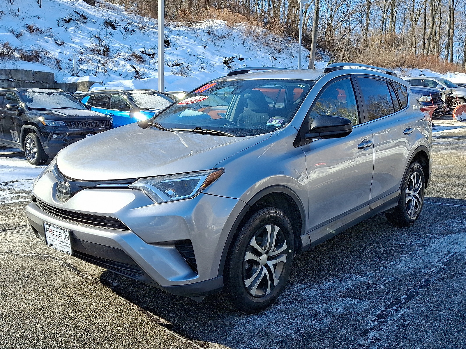Used 2017 Toyota RAV4 LE image 4