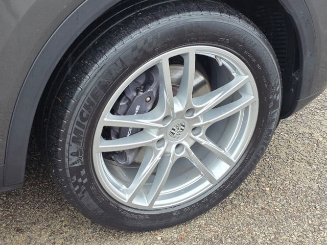 Used 2020 Porsche Cayenne image 9