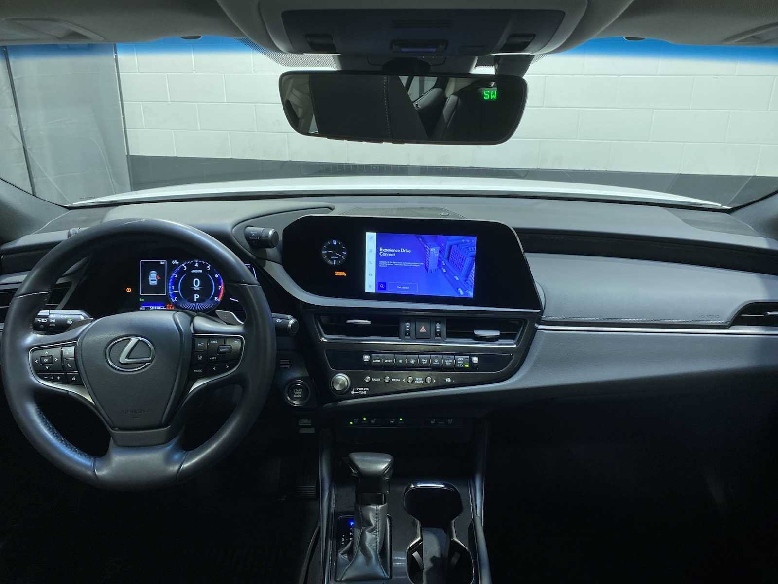 Used 2024 Lexus ES 350 w/ Premium Package FWD image 10