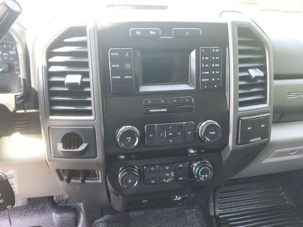 Used 2019 Ford F550 2WD Regular Cab Super Duty image 11