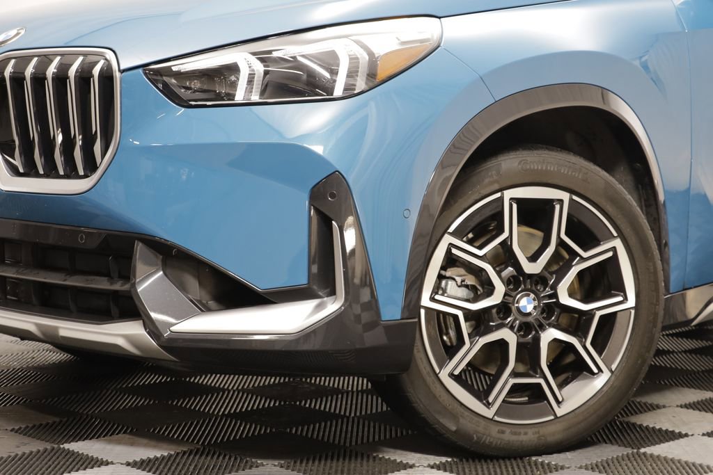 Certified 2025 BMW X1 xDrive28i AWD/4WD image 3