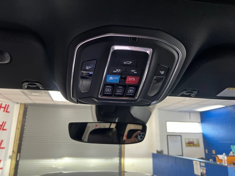 Used 2023 Jeep Wagoneer Series II AWD/4WD image 29