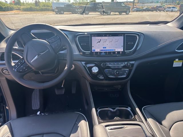 New 2025 Chrysler Pacifica Limited w/ Uconnect Theater Family Group image 11