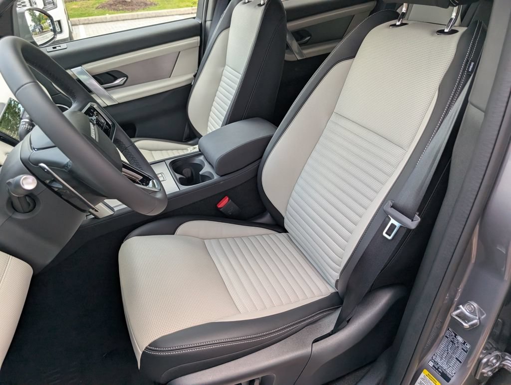 New 2026 Land Rover Discovery Sport Landmark AWD/4WD image 5