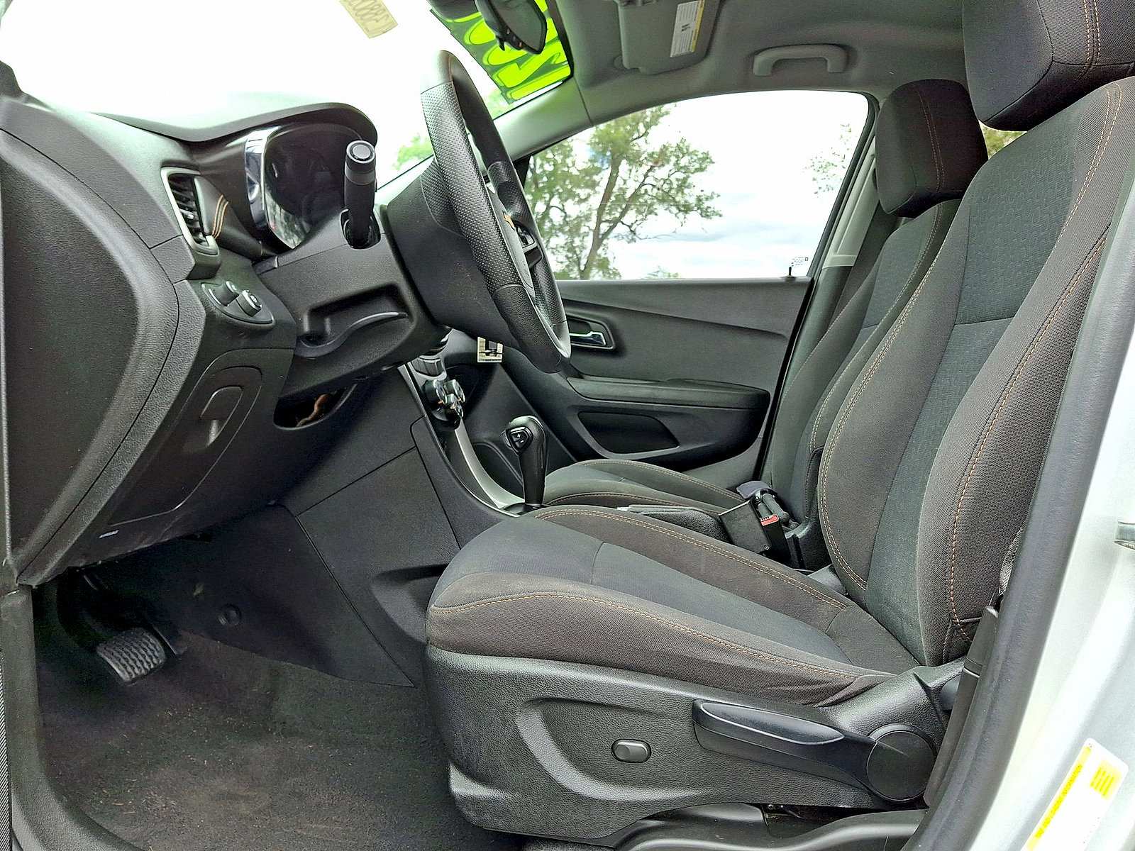 Used 2019 Chevrolet Trax LS FWD image 11