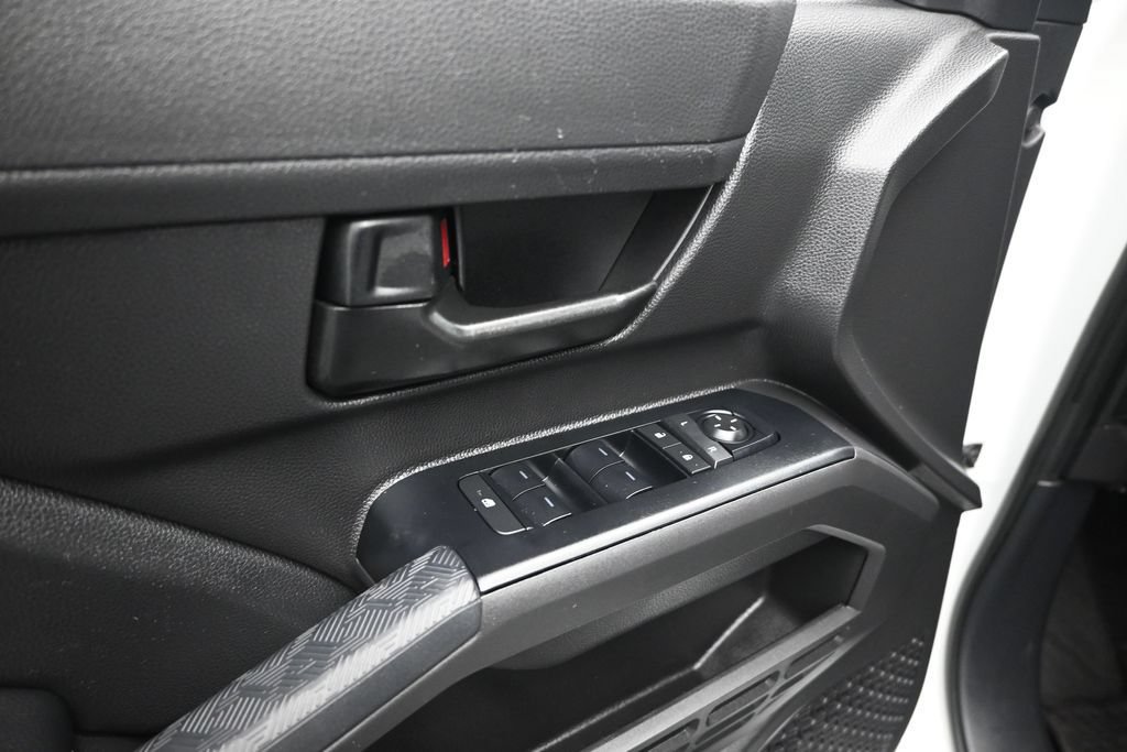 Used 2025 Toyota Tacoma SR5 AWD/4WD image 10