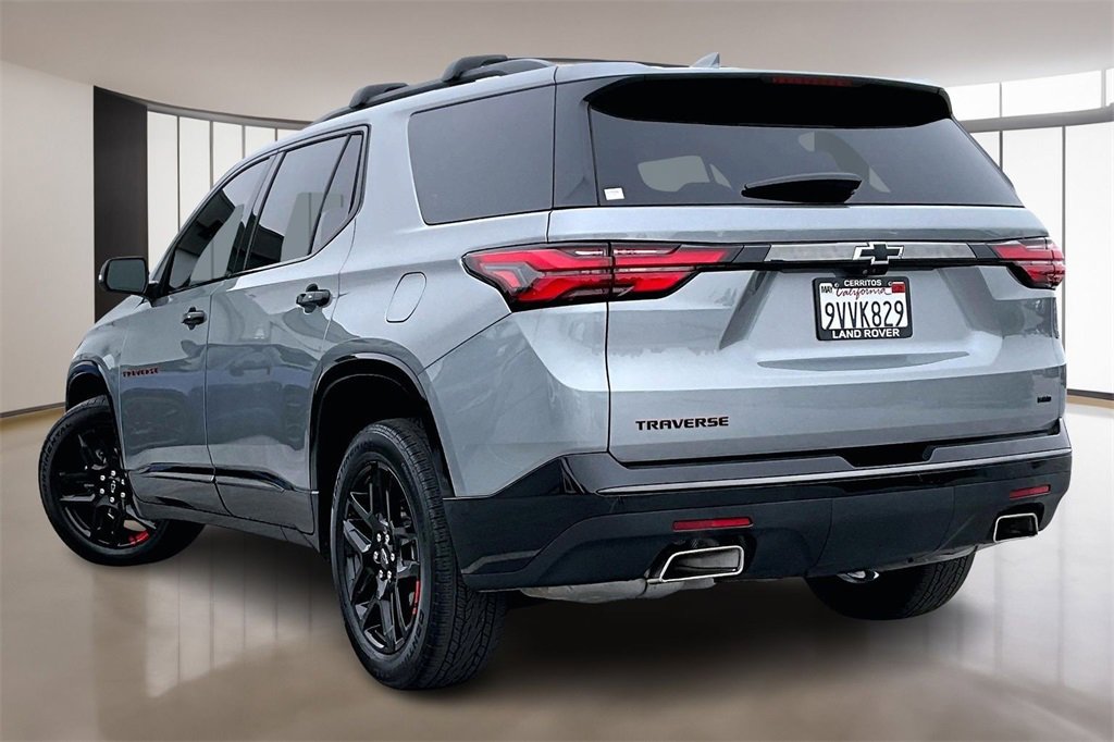 Used 2023 Chevrolet Traverse Premier w/ Redline Edition image 4