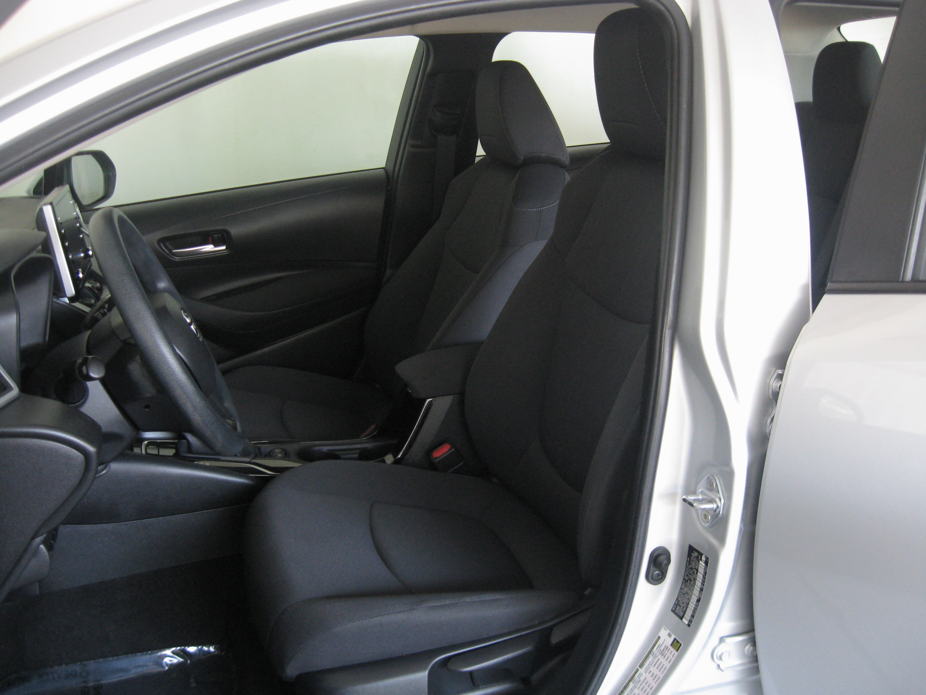 Used 2020 Toyota Corolla LE image 7